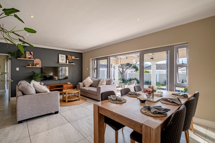 4 Bedroom Property for Sale in Lovemore Park Eastern Cape